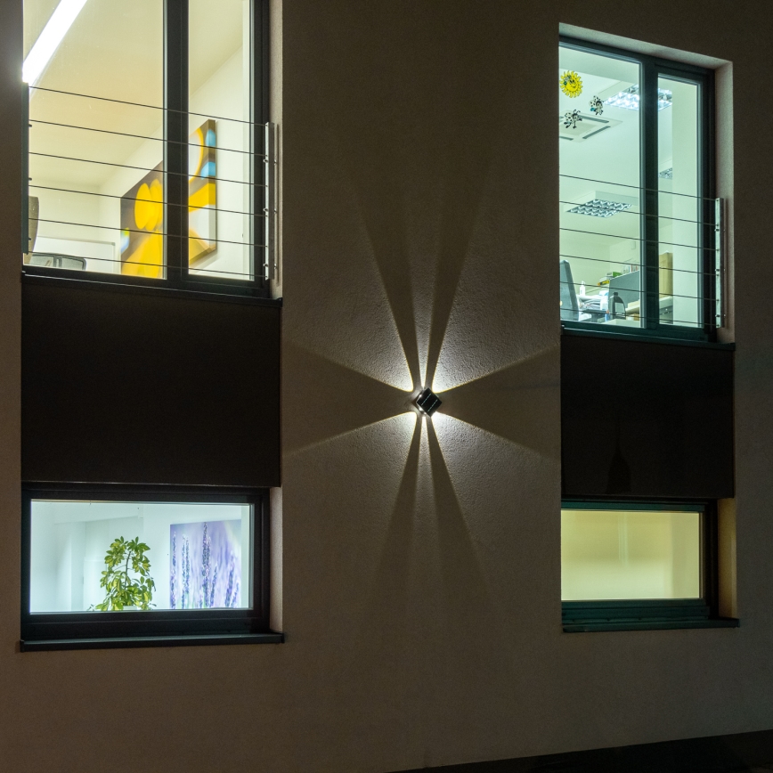 LED Saules enerģijas sienas lampa ar sensoru LED/2W/5V IP54 1300 mAh