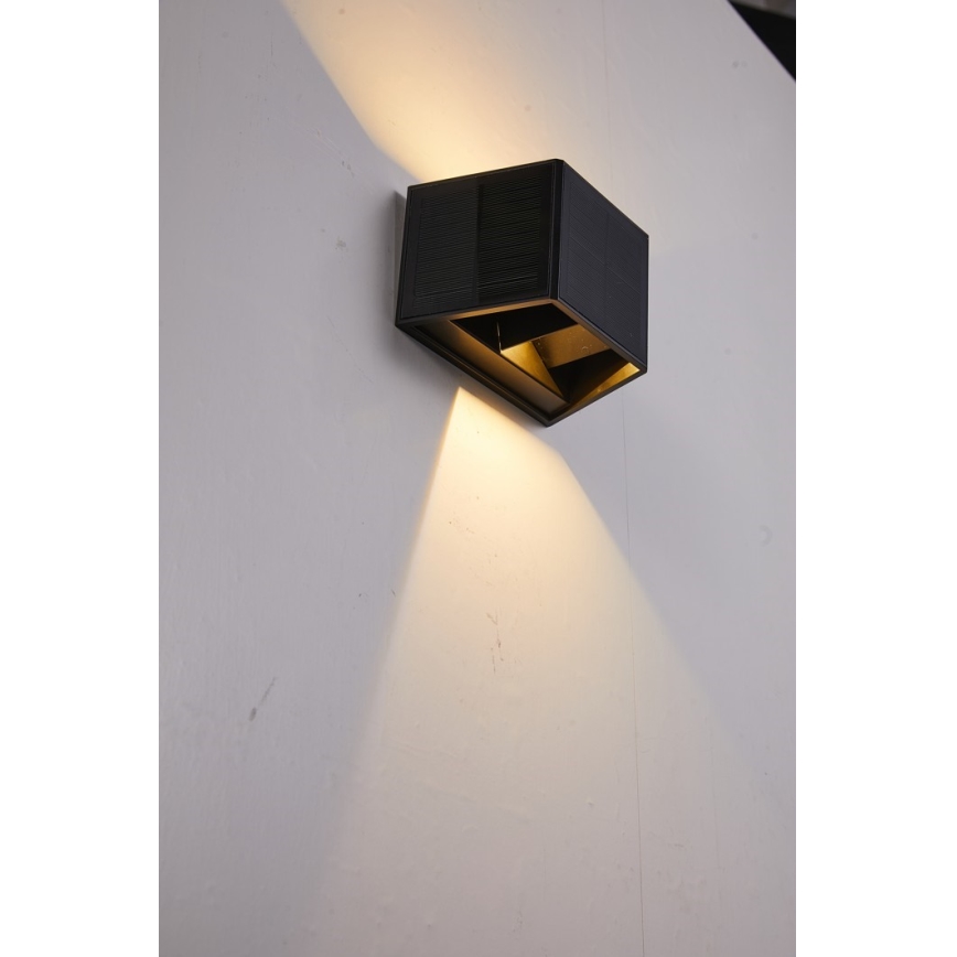 LED Saules enerģijas sienas lampa ar sensoru LED/2W/5V IP54 1300 mAh