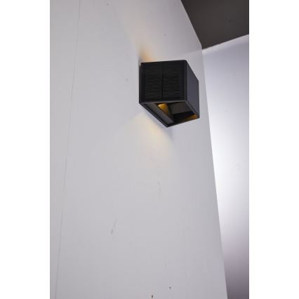 LED Saules enerģijas sienas lampa ar sensoru LED/2W/5V IP54 1300 mAh