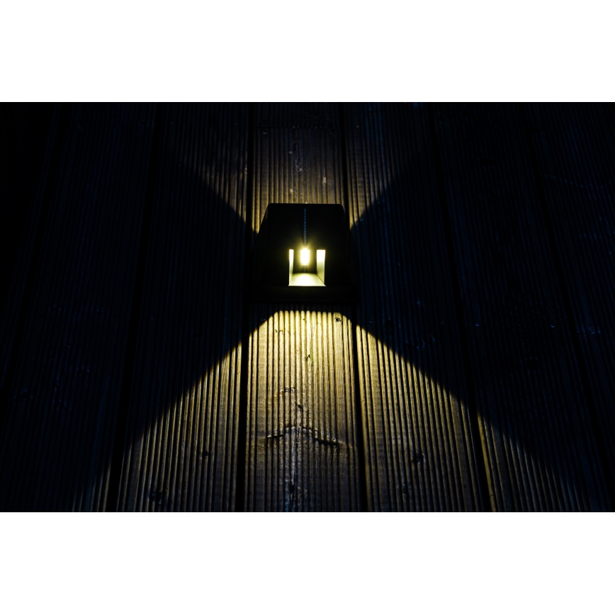 LED Saules enerģijas sienas lampa ar sensoru LED/2W/5V IP54 1300 mAh