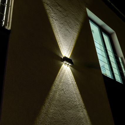 LED Saules enerģijas sienas lampa ar sensoru LED/2W/5V IP54 1300 mAh