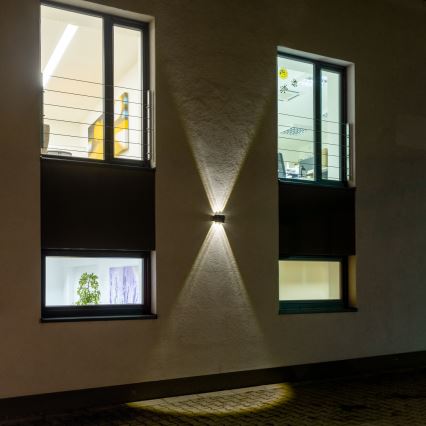 LED Saules enerģijas sienas lampa ar sensoru LED/2W/5V IP54 1300 mAh