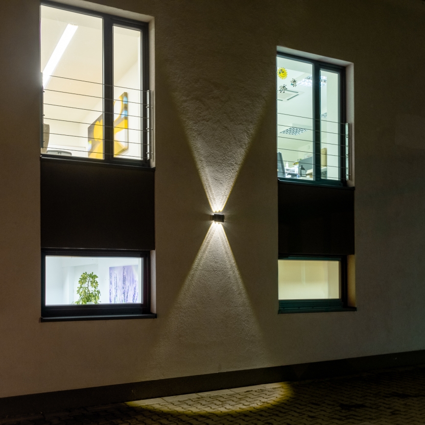 LED Saules enerģijas sienas lampa ar sensoru LED/2W/5V IP54 1300 mAh