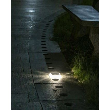 LED Āra saules enerģijas apgaismojums ar sensoru LED/0,03W/1,2V IP54 800 mAh