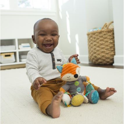 Infantino - Plīša rotaļlieta ar zobu riņķi 30 cm male lapsa
