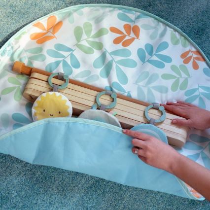 Ingenuity - Bērnu aktivitātes paklājs ar koka arku SAULE VALLEY