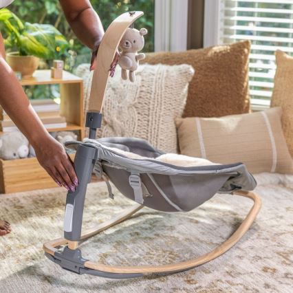 Ingenuity - Bērnu kustīgs guļamkrēsls ar mūziku EVERY SEASON WESLEY pelēka