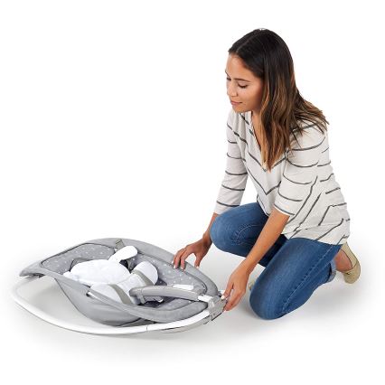 Ingenuity - Bērnu šūpuļkrēsls ar mūziku CUDDLE LAMB 3xLR14