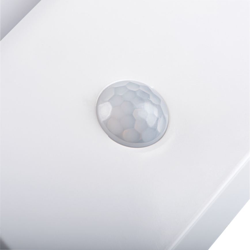 LED iebūvējamais gaismeklis ar kustības un krēslas sensoru IRS LED/0,3W/3xAAA IP54 balts
