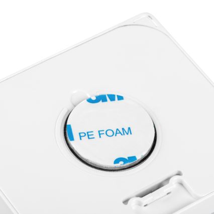 LED iebūvējamais gaismeklis ar kustības un krēslas sensoru IRS LED/0,3W/3xAAA IP54 balts