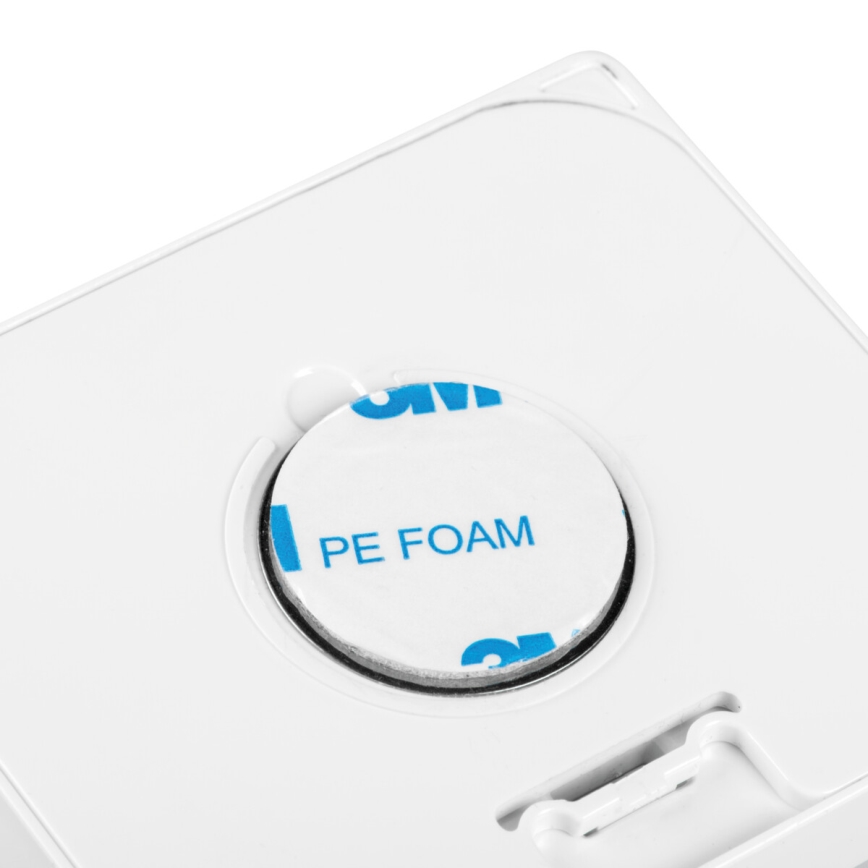 LED iebūvējamais gaismeklis ar kustības un krēslas sensoru IRS LED/0,3W/3xAAA IP54 balts