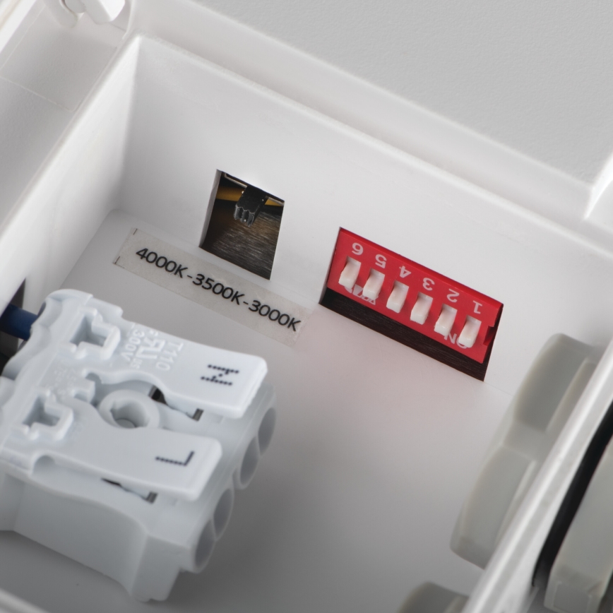 LED Āra griestu lampa ar kustību sensoru BENO LED/24/30W/230V 3000/3500/4000K IP65 balta leņķa