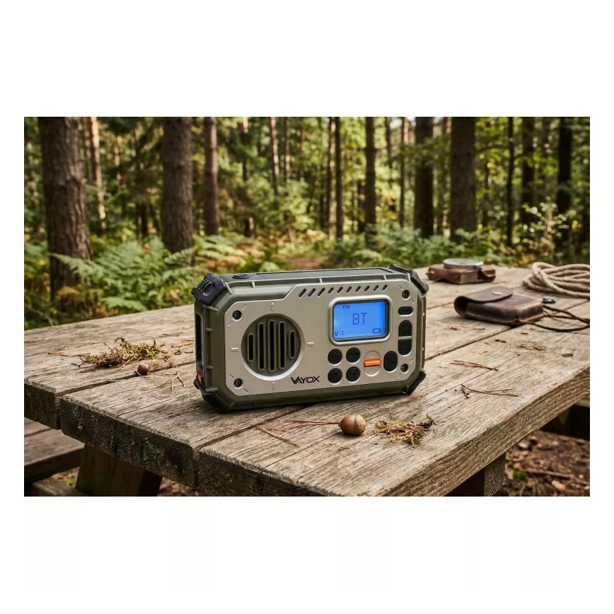 Kempinga radio ar rokas kloķi, saules paneli un LED lukturīti ar powerbankas funkciju 5V/3xAAA/2000 mAh IPX4 zaļa