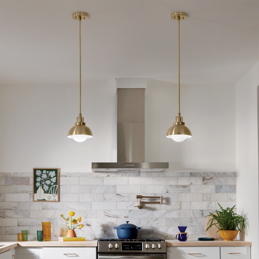 Kichler - Sienas lampa NIVA 1xE27/40W/230V misiņš