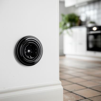 Kliklap - Retro SCHUKO mājas kontaktligzda ar rāmi 230V/16A melna