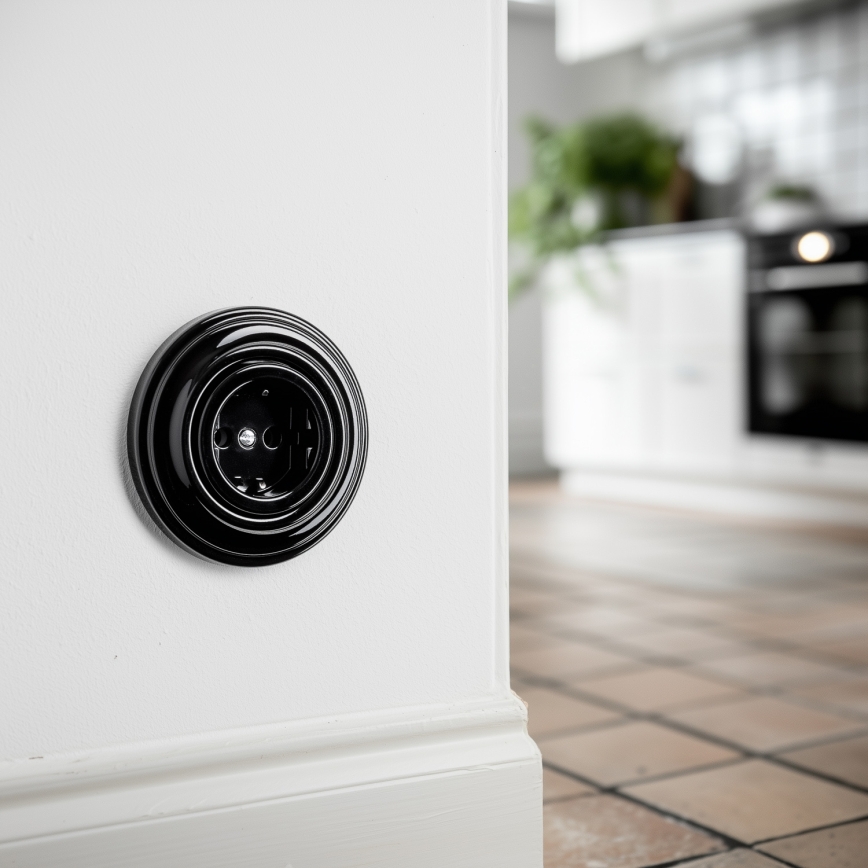 Kliklap - Retro SCHUKO mājas kontaktligzda ar rāmi 230V/16A melna