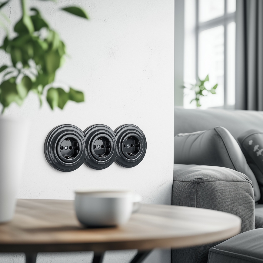 Kliklap - Trīskārša retro mājas kontaktligzda ar SCHUKO rāmi, 230 V, antracīta krāsa