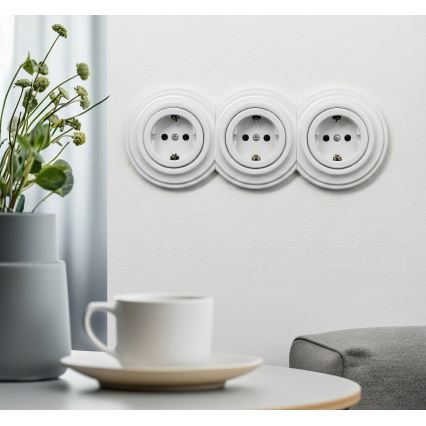 Kliklap - Trīskārša retro mājas kontaktligzda ar SCHUKO rāmi 230V sniegbalta