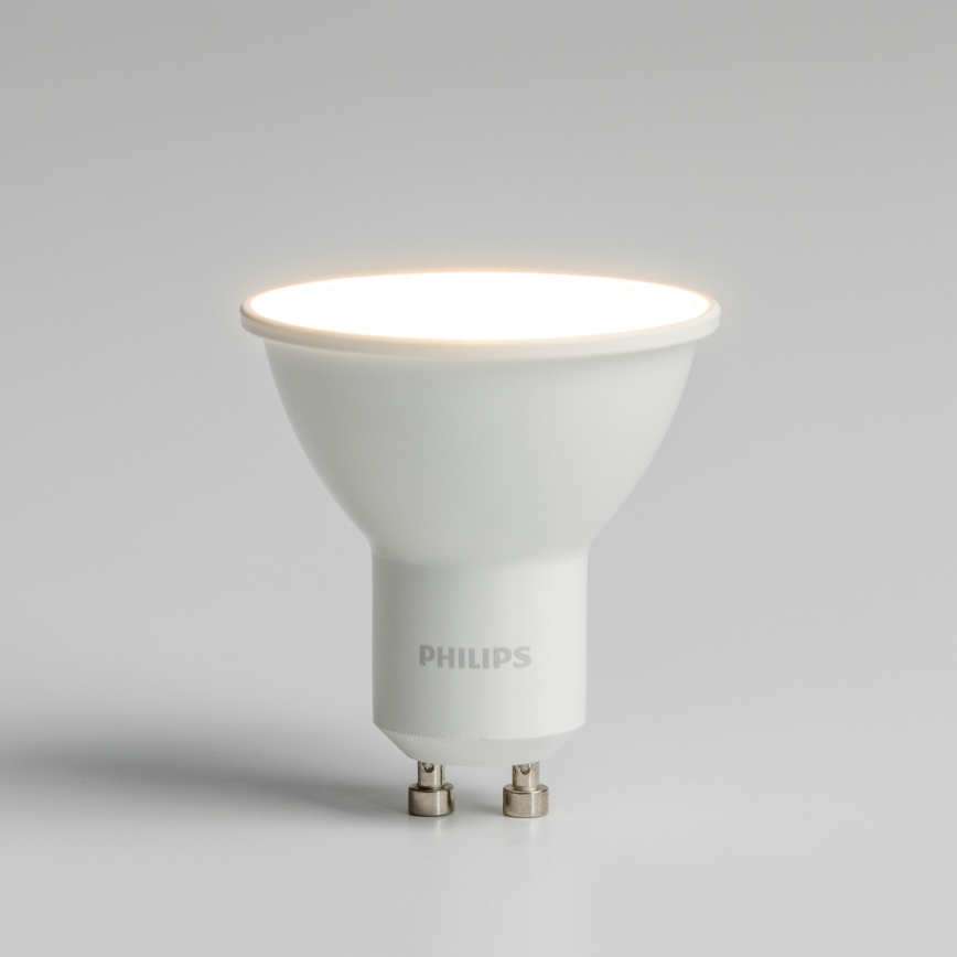 KOMPLEKTS 3x LED Spuldze Philips GU10/4,7W/230V 2700K