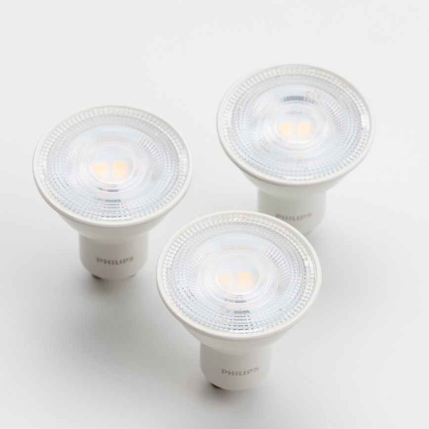 KOMPLEKTS 3x LED Spuldze Philips GU10/4,7W/230V 2700K