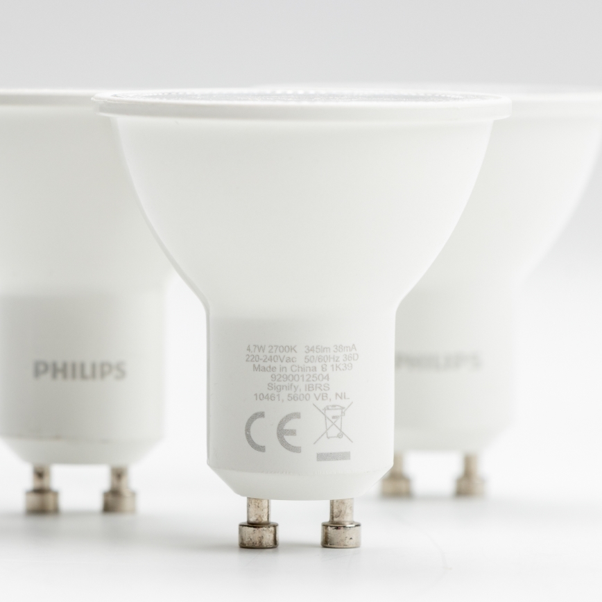 KOMPLEKTS 3x LED Spuldze Philips GU10/4,7W/230V 2700K