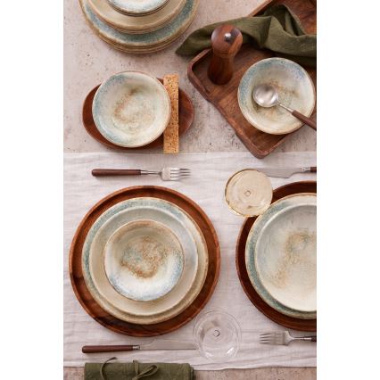 Krāsains 18 daļu porcelāna trauku komplekts