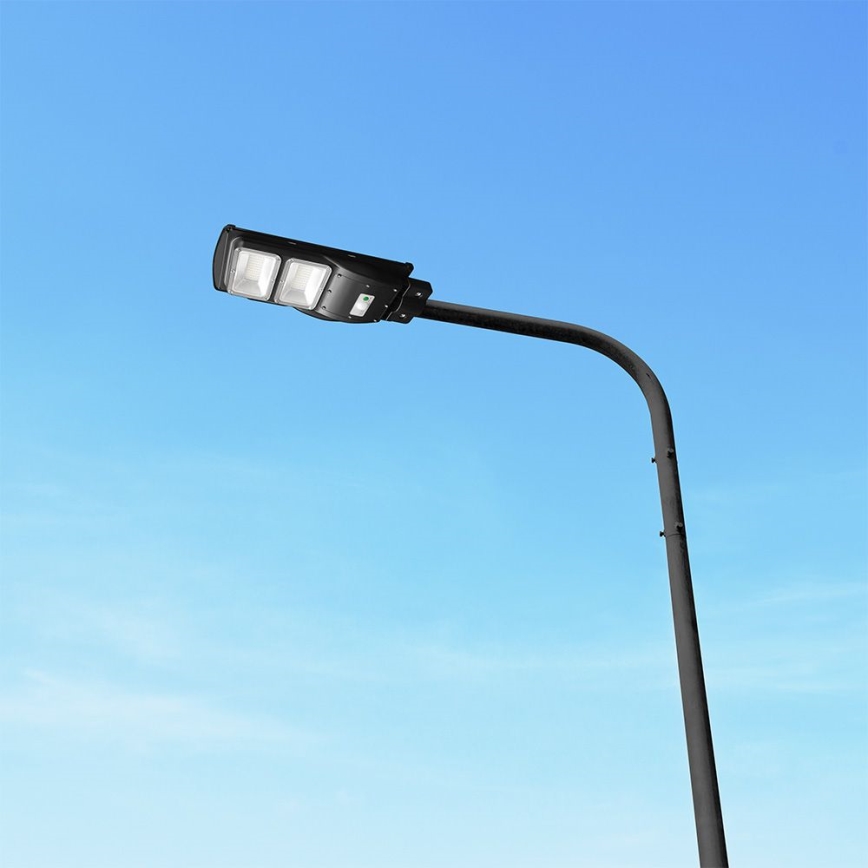 LED Aptumšojama saules enerģijas ielu lampa ar kustības un krēslas sensoru LED/8W/3,2V 6000K IP65 9000 mAh melna + tālvadības pults