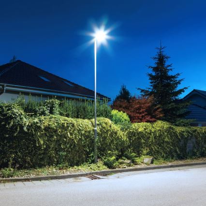 LED Aptumšojama saules enerģijas ielu lampa ar sensoru KERS LED/300W/3,2V 6500K 8000 mAh IP65 pelēka + tālvadības pults