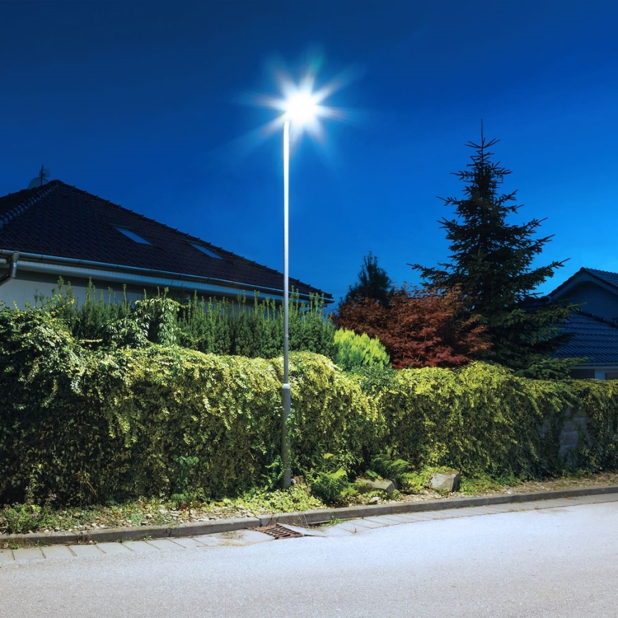 LED Aptumšojama saules enerģijas ielu lampa ar sensoru KERS LED/300W/3,2V 6500K 8000 mAh IP65 pelēka + tālvadības pults