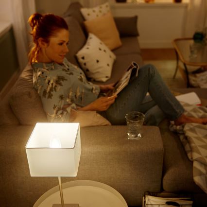 LED Aptumšojama spuldze Philips Hue WHITE E14/5,5W/230V