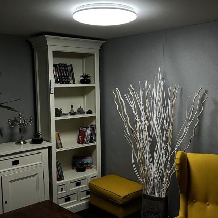 LED Aptumšojams griestu gaismeklis LED/48W/230V 2700-6500K Wi-Fi Tuya + tālvadības pults