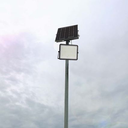 LED Āra saules enerģijas prožektors LED/200W/3,2V 4000K melna IP65 16000 mAh + tālvadības pults