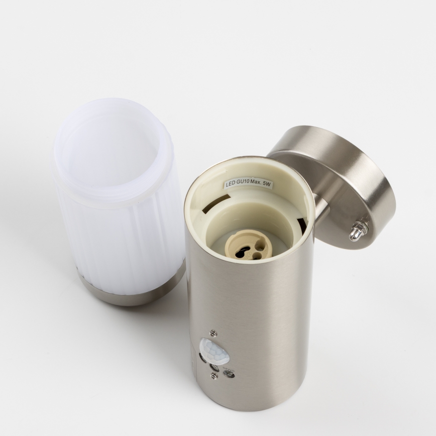 LED āra sienas gaismeklis ar kustības sensoru 1xGU10/5W/230V IP44 matēts hroms