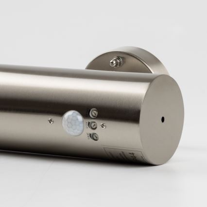 LED āra sienas gaismeklis ar kustības sensoru 1xGU10/5W/230V IP44 matēts hroms