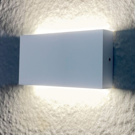 LED Āra sienas gaismeklis CHICAGO 2xLED/5,5W/230V IP44 balts