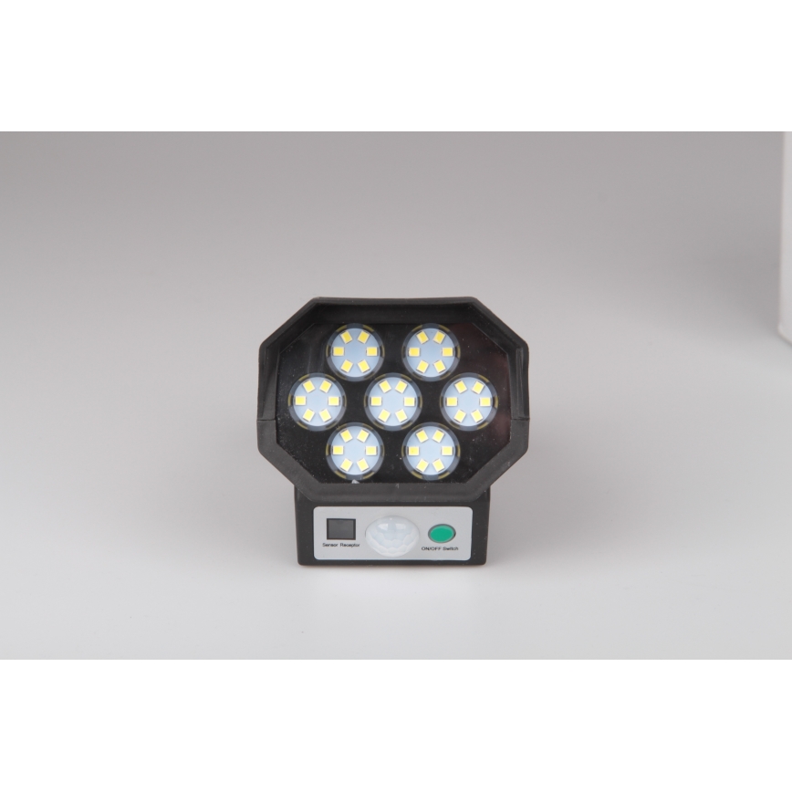 LED Butaforiska drošības kamera ar sensoru un ar saules enerģijas paneli LED/5W/5,5V 800 mAh IP65 + tālvadības pults