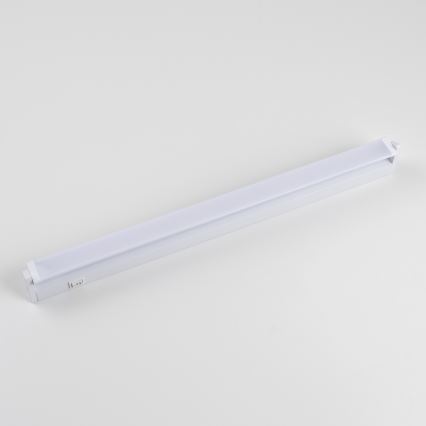 LED gaismeklis zem skapja LED/7,5W/230V 55,6 cm balts