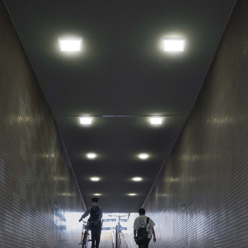 LED Griestu lampa LED/18W/230V 3000K 21,4x21,4 cm balta