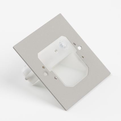 LED kāpņu gaismeklis ar kustības un krēslas sensoru LED/1,5W/230V 3000/4000/6000K balts