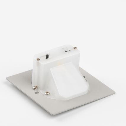 LED kāpņu gaismeklis ar kustības un krēslas sensoru LED/1,5W/230V 3000/4000/6500K balts