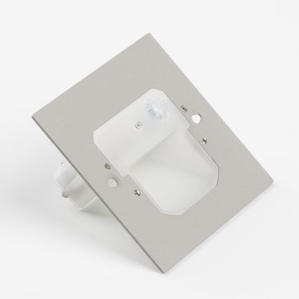 LED kāpņu gaismeklis ar kustības un krēslas sensoru LED/1,5W/230V 3000/4000/6500K sudraba