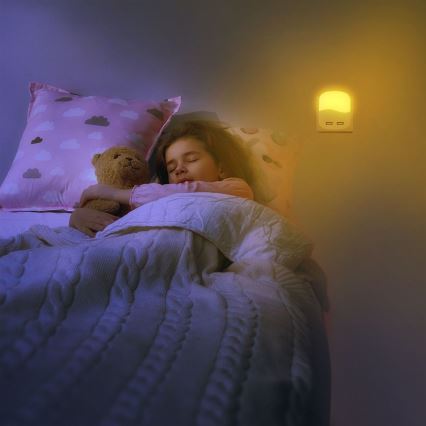 LED Kontaktligzdas nakts lampa ar krēslas sensoru 2xUSB LED/0,45W/230V 3000K
