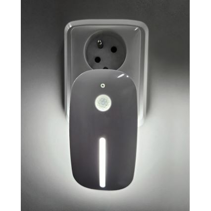 LED Nakts lampa ar sensoru LED/1W/230V balta