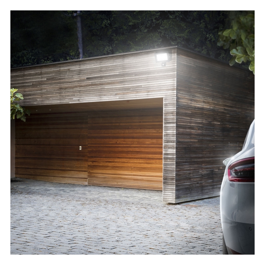 LED prožektors ar kustības sensoru NOCTIS LUX 3 LED/50W/230V 3000K IP44 melns