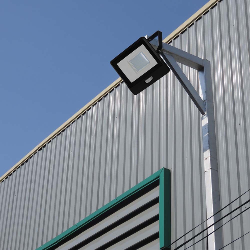 LED Prožektors ar sensoru LED/50W/230V 6500K IP65 melna