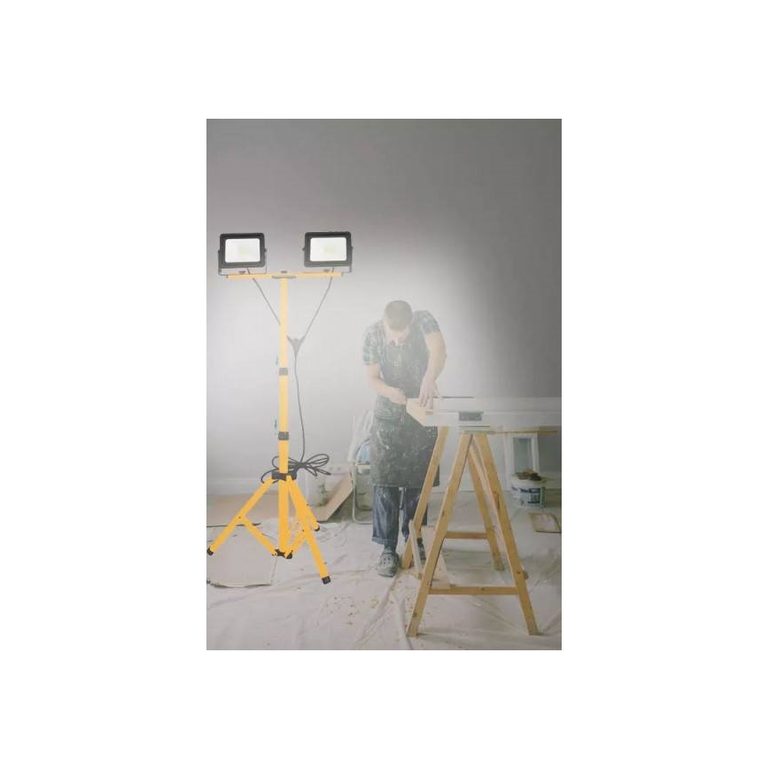 LED Prožektors ar statīvu 2xLED/30W/230V IP65