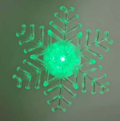 LED RGB Ziemassvētku rotājums ar piesūcekni LED/3xLR44 sniegpārsla