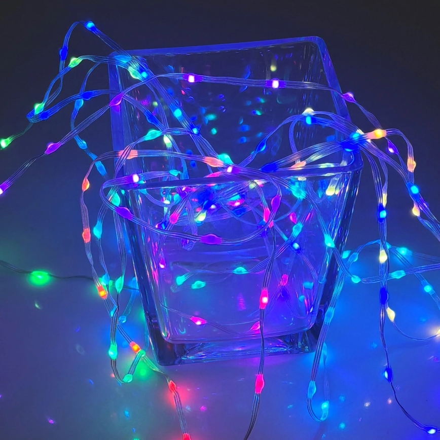 LED RGB Ziemassvētku virtene LED/10W/5V 10 m USB + ar tālvadības pulti