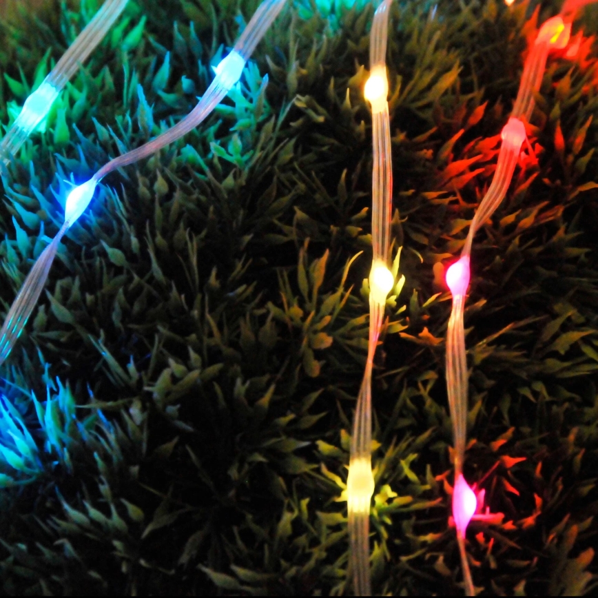 LED RGB Ziemassvētku virtene LED/10W/5V 10 m USB + tālvadības pults