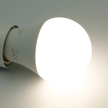 LED RGBW Aptumšojama spuldze A60 E27/9W/230V 2700-6500K Wi-Fi Tuya